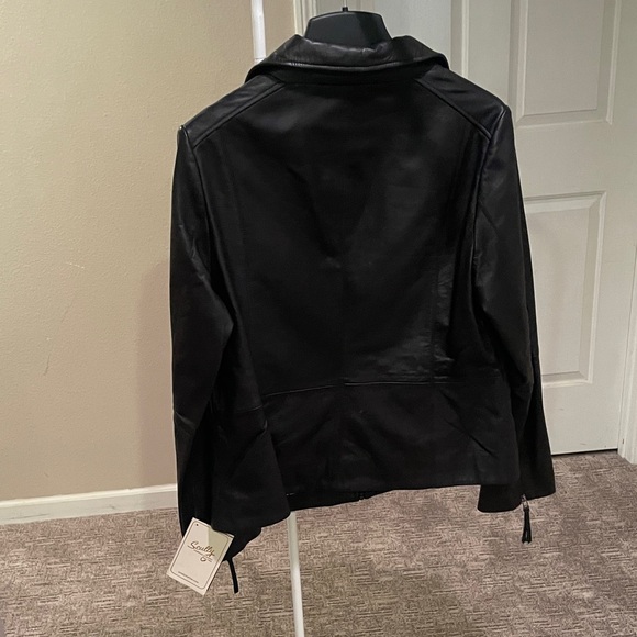 Scully Women's Elegant Black Leather Jacket - Picture 3 of 5